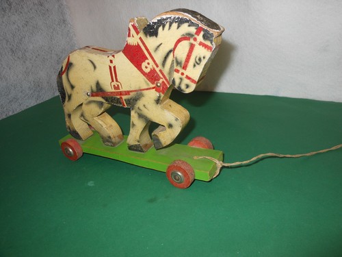 Antikes alters holz pferd mit - alters,